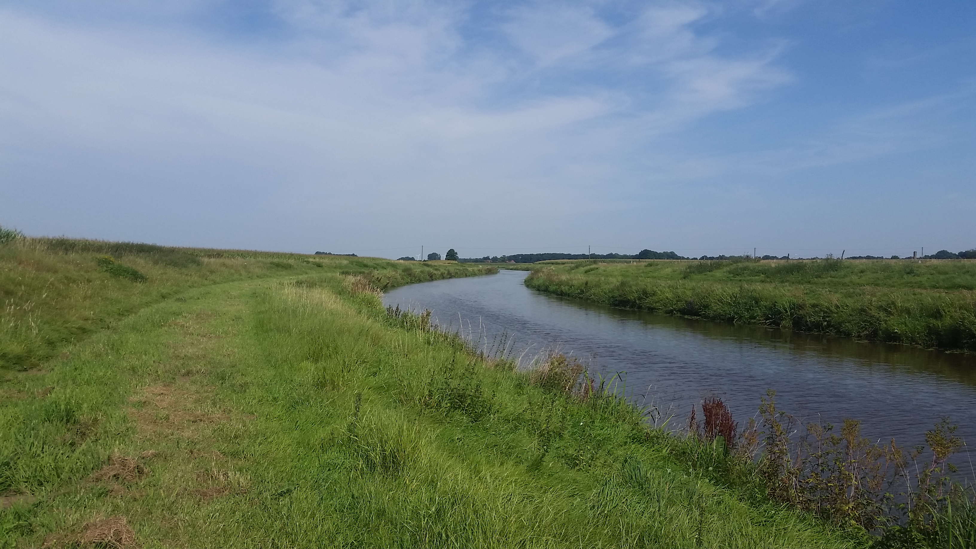 Gew&auml;sservorstellung: Gro&szlig;e Aue bei Varrel in Norddeutschland