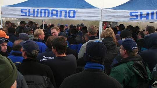 Shimano-Cup 2007: Ein Weltmeister kämpft mit dem Silokanal… (1)