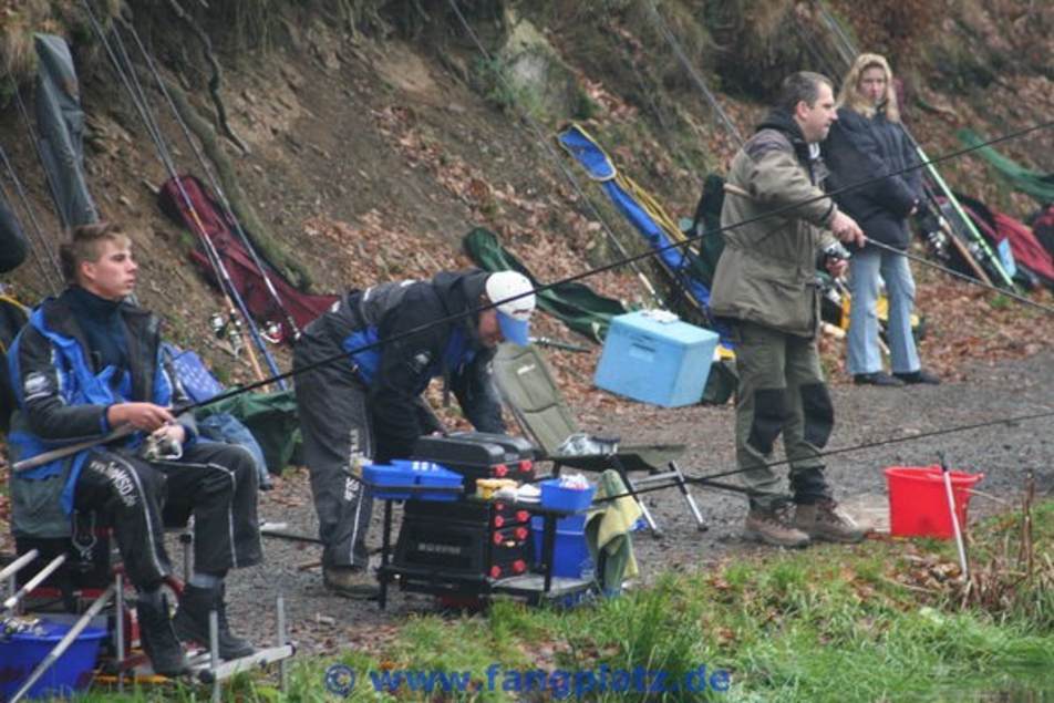  ..Stipper im Forelleneinsatz! Das auch das Angeln nicht einfach ist, stellten viele fest.