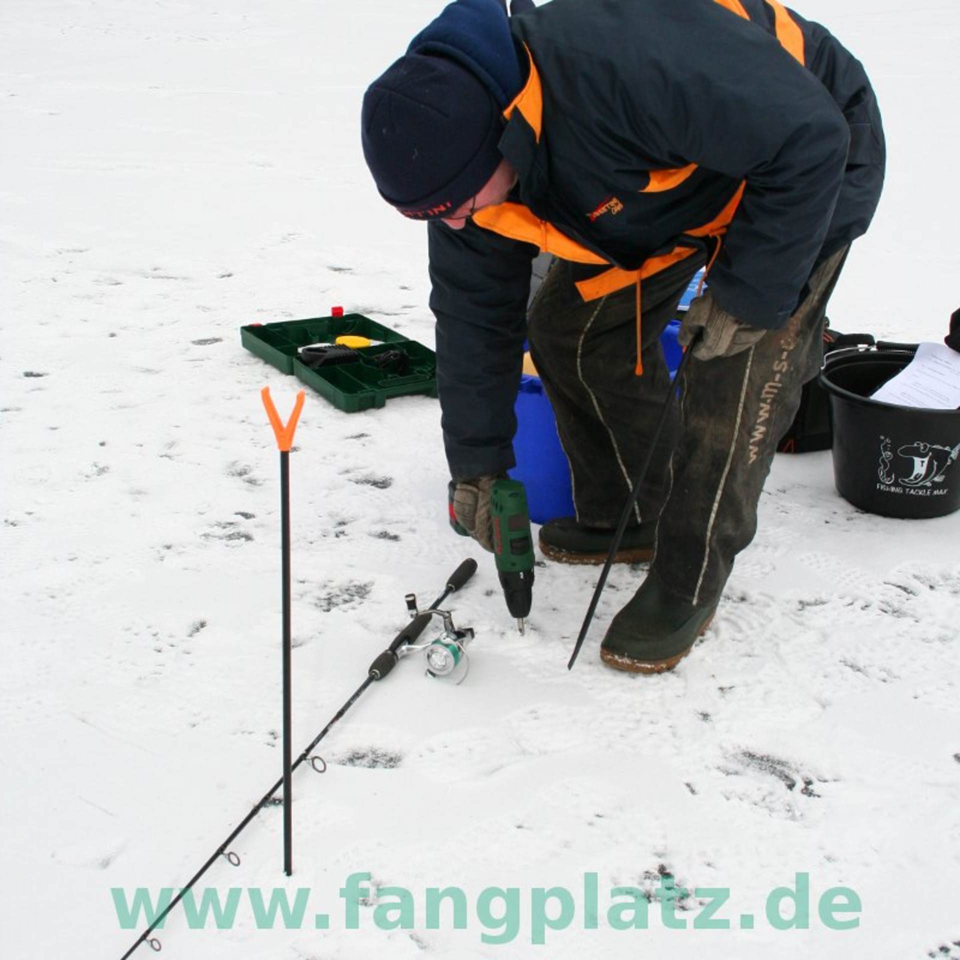  Eisangeln - Ausrichten der Rutenhalter.