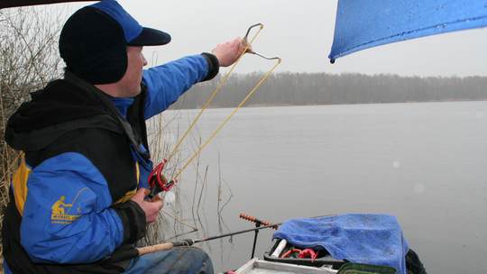 Mit Waggler im Baggersee (2/3): Montage und Futter | Fangplatz.de