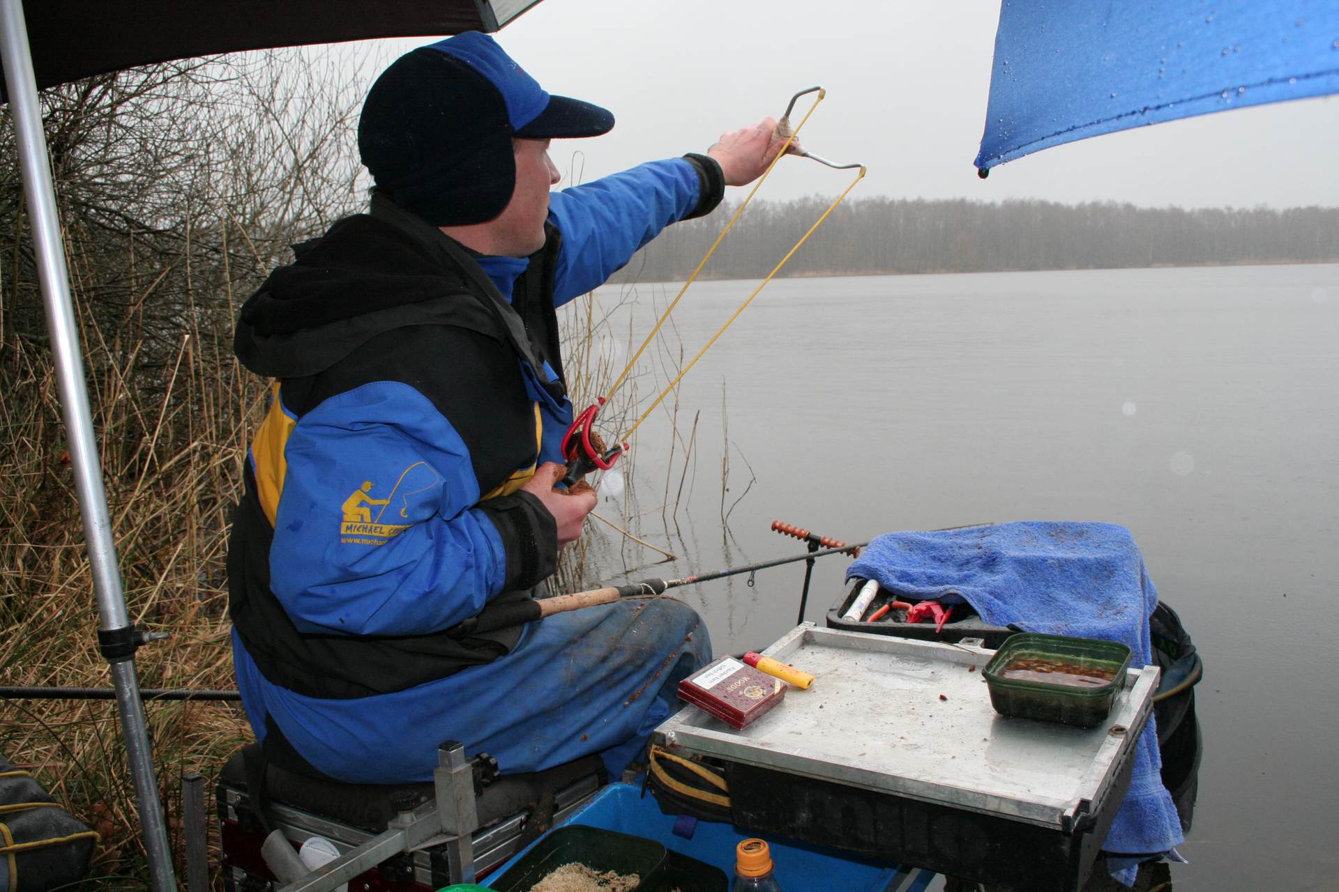 Mit Waggler im Baggersee (2/3): Montage und Futter | Fangplatz.de 